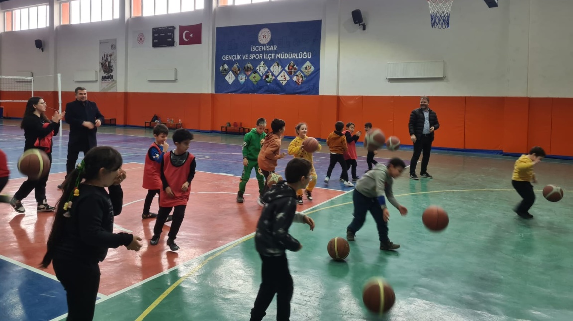 Basketbol Kursumuzu Ziyeret Ettik